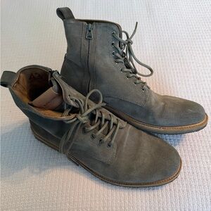 Blackstone Men's Taupe/Gray Suede Chukka Boots